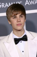 /album/todo-sobre-justin-/c384d-justin-bieber-2011-grammys-jpg/